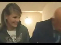 Fata blonda anal păros