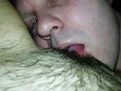 Fac Cunilingus nevestei lui
