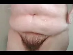 Soţia BBW duş ei fundul mare, păros păsărică