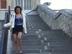 O păsărică pe foc