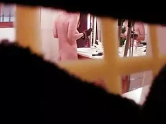 Cam ascunse - 55 matur yo prins în baie