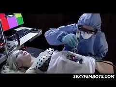 Robotul feminin reprogramat